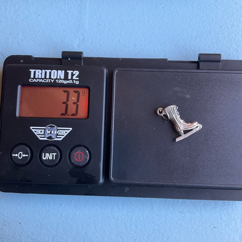 ⛸️ Sterling Silver Ice Skate Charm - Picture 2 of 4